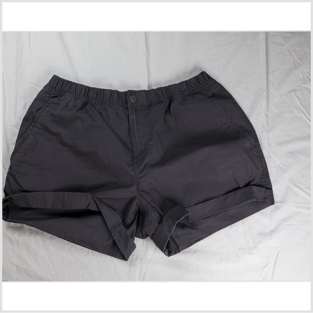 2 PAIRS: Prana Double Peak Women’s Shorts in grey/green EUC W 14